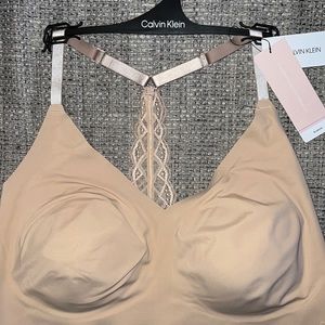 Calvin Klein Women’s lightly lined Bralette size XL